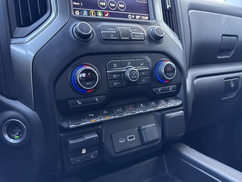 Used 2021 Chevrolet Silverado 1500 LT Trail Boss w/ Convenience Package II image 24