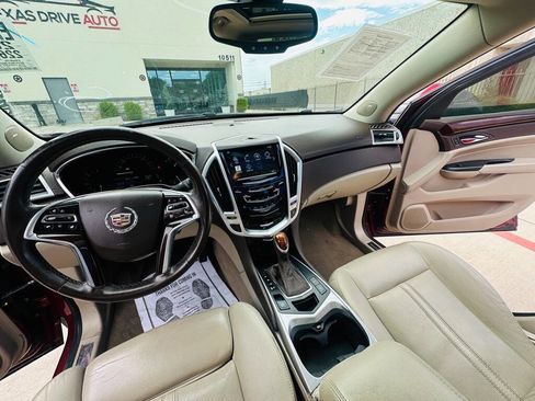 Used 2013 Cadillac SRX Luxury image 16
