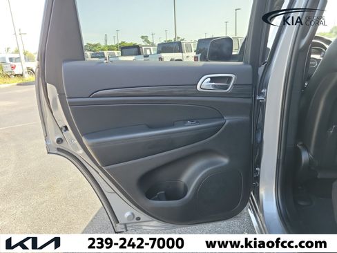 Used 2021 Jeep Grand Cherokee Laredo X RWD image 14