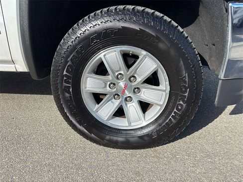 Used 2017 GMC Sierra 1500 SLE w/ SLE Value Package image 30