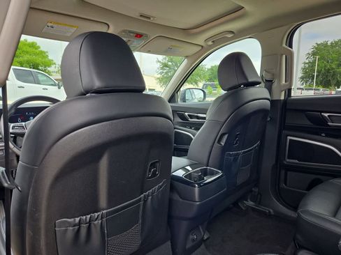 Certified 2023 Kia Telluride S w/ S Sunroof Package AWD/4WD image 16