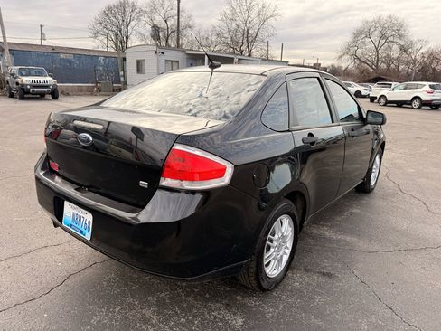 Used 2010 Ford Focus SE image 4