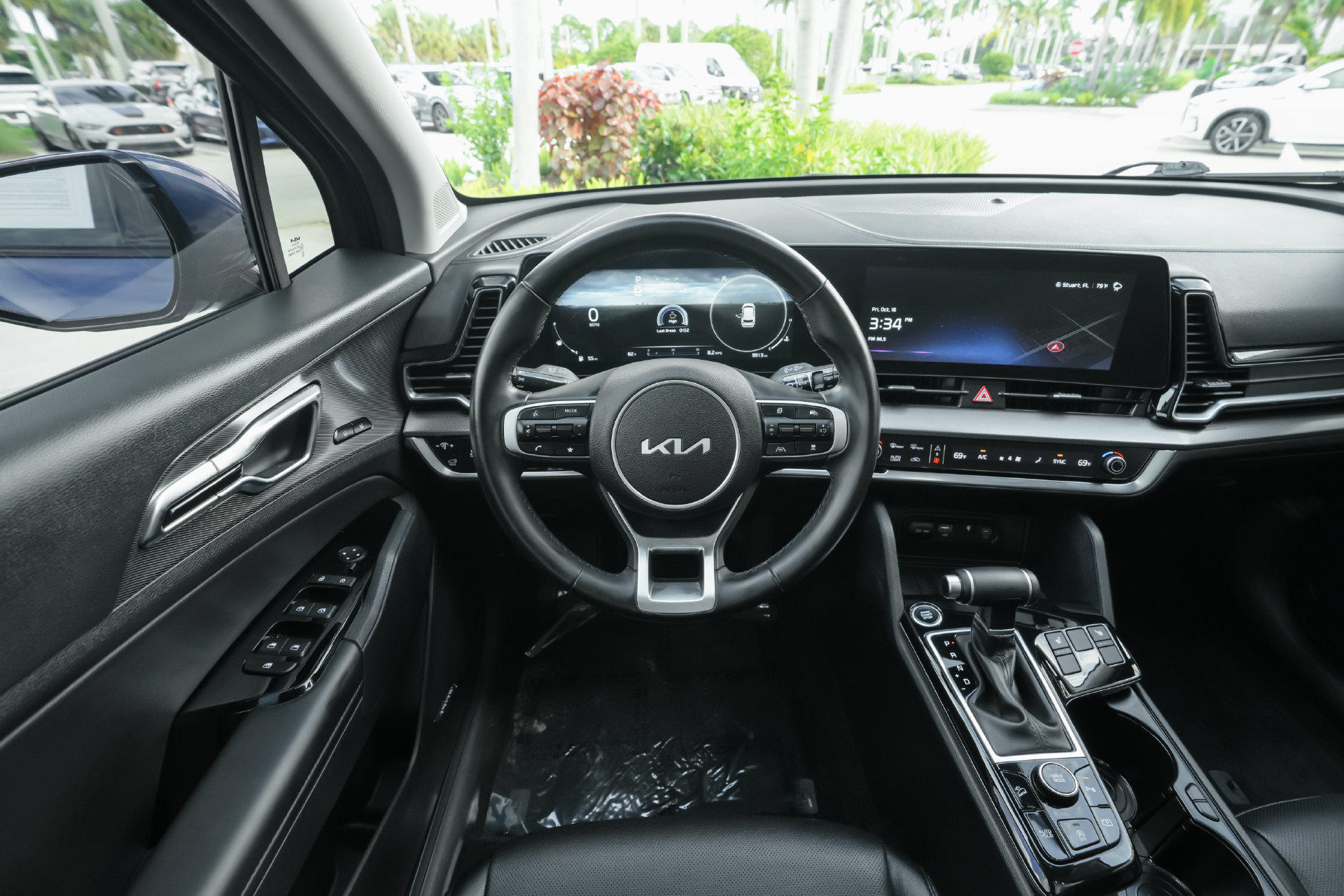 Used 2025 Kia Sportage SX FWD image 12
