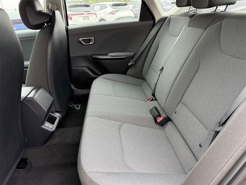 New 2025 Kia K4 LXS image 15