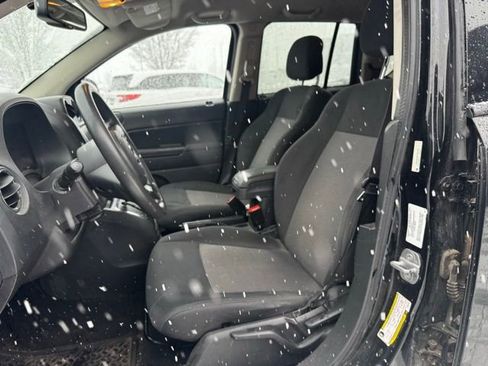 Used 2012 Jeep Compass Sport image 7