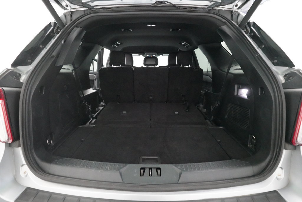 Used 2020 Ford Explorer XLT w/ Equipment Group 202A AWD/4WD image 10