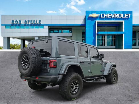 Used 2024 Jeep Wrangler Unlimited Rubicon AWD/4WD image 4