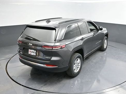 New 2025 Jeep Grand Cherokee Laredo AWD/4WD image 34