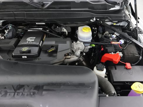 Used 2024 RAM 3500 Tradesman w/ Chrome Appearance Group AWD/4WD image 19