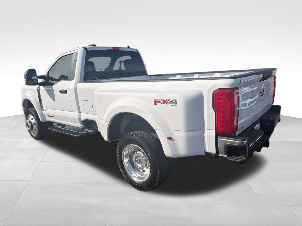 New 2027 Ford F450 XLT w/ FX4 Off-Road Package AWD/4WD image 3