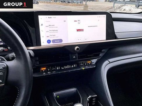 Certified 2025 Toyota Crown Signia w/ Advanced Technology Package image 7