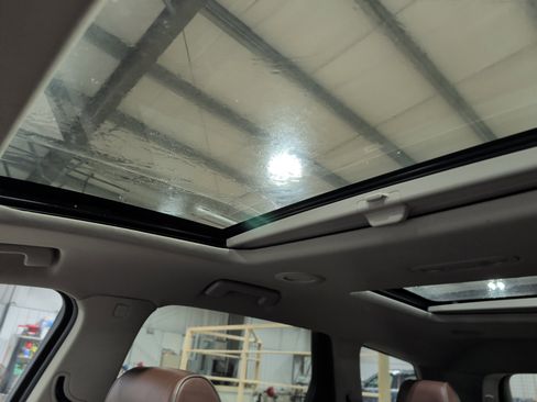 Used 2019 Buick Enclave Avenir w/ Avenir Technology Package image 12