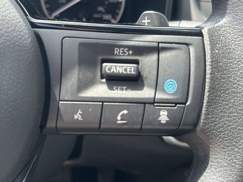 Used 2023 Nissan Rogue SV FWD image 23