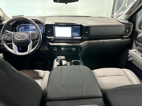 Used 2024 GMC Sierra 1500 Elevation image 9