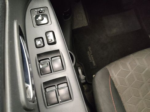 Used 2024 Mitsubishi Outlander Sport LE AWD/4WD image 27