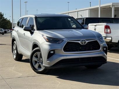 Used 2024 Toyota Highlander LE