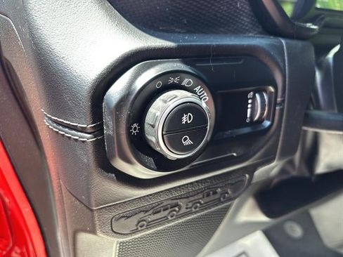 Used 2024 Jeep Gladiator Mojave AWD/4WD image 21