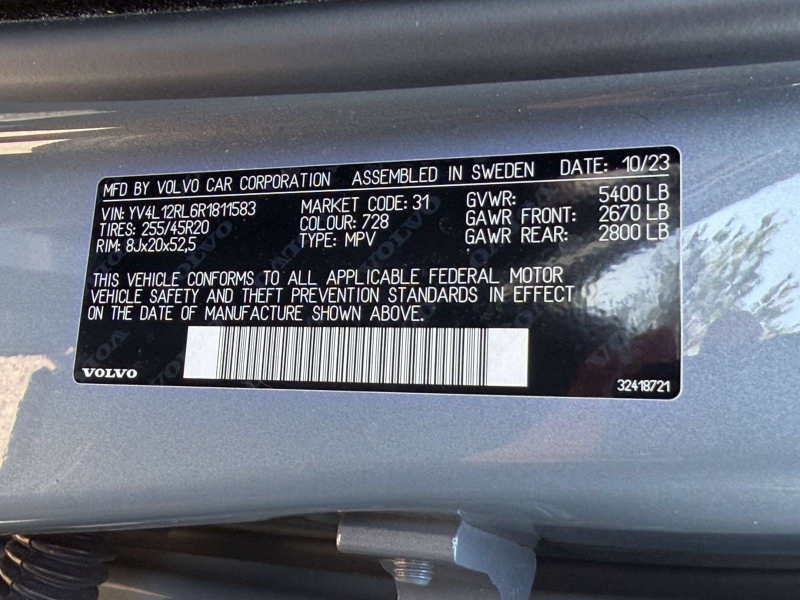 Certified 2024 Volvo XC60 B5 Plus w/ Protection Package Premier AWD/4WD image 27