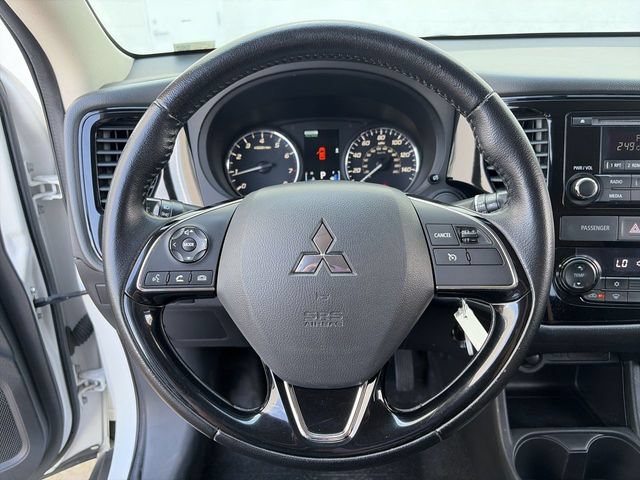 Used 2016 Mitsubishi Outlander ES AWD/4WD image 23