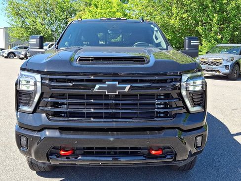 Used 2025 Chevrolet Silverado 2500 LTZ AWD/4WD image 2