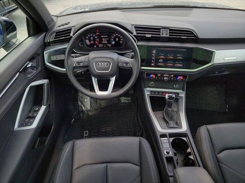 Used 2021 Audi Q3 2.0T Premium w/ Convenience Package AWD/4WD image 22