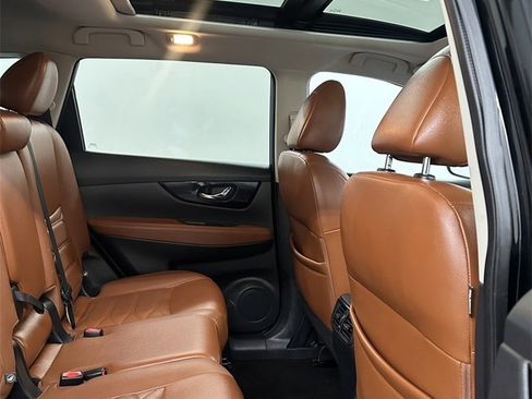 Used 2017 Nissan Rogue SL w/ SL Premium Package image 33