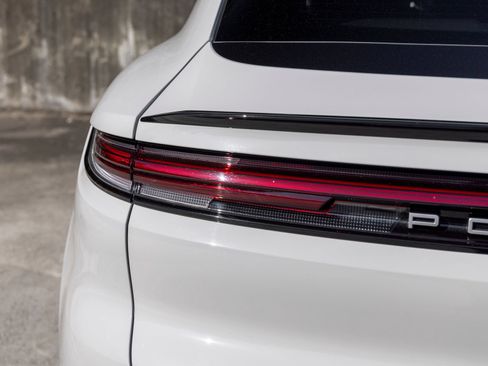 Certified 2026 Porsche Cayenne Coupe AWD/4WD image 18