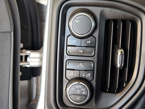 Used 2020 Chevrolet Silverado 2500 Custom w/ Custom Convenience Package image 19