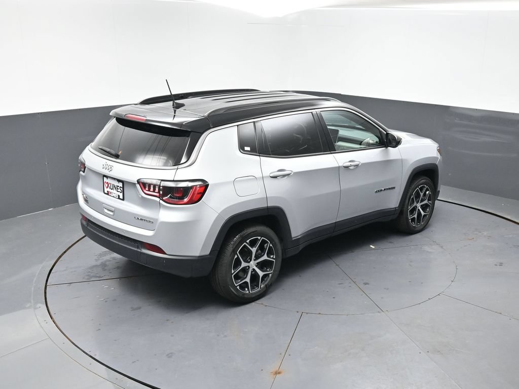 Used 2024 Jeep Compass Limited AWD/4WD image 38