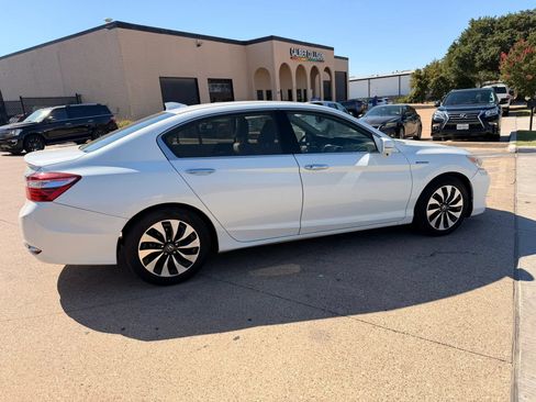 Used 2017 Honda Accord EX-L image 6
