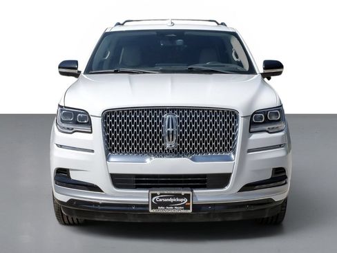 Used 2023 Lincoln Navigator L Reserve AWD/4WD image 3