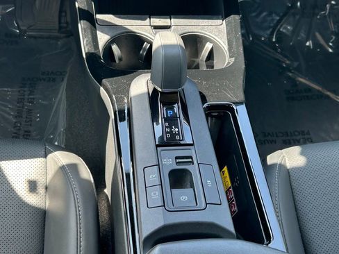 Used 2025 Toyota Prius XLE image 20