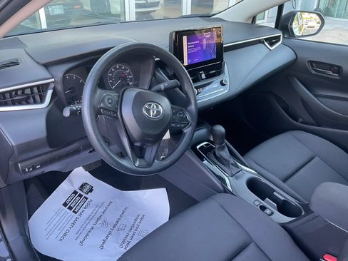 Used 2025 Toyota Corolla LE FWD image 10