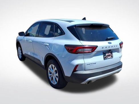 Used 2025 Ford Escape Active AWD/4WD image 3