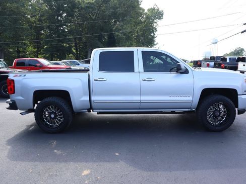 Used 2017 Chevrolet Silverado 1500 LTZ Z71 w/ LTZ Plus Package AWD/4WD image 4