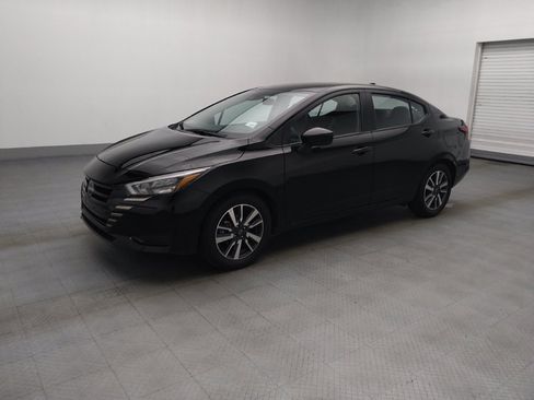 Used 2025 Nissan Versa SV FWD image 2