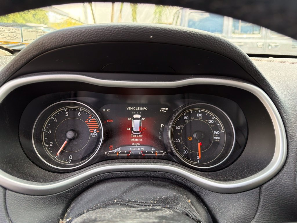Used 2016 Jeep Cherokee Limited AWD/4WD image 7