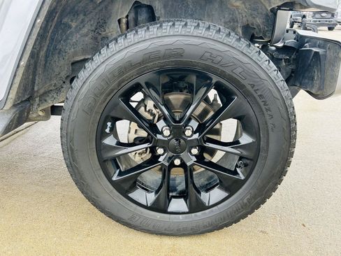 Used 2021 Jeep Wrangler Unlimited Sahara AWD/4WD image 38