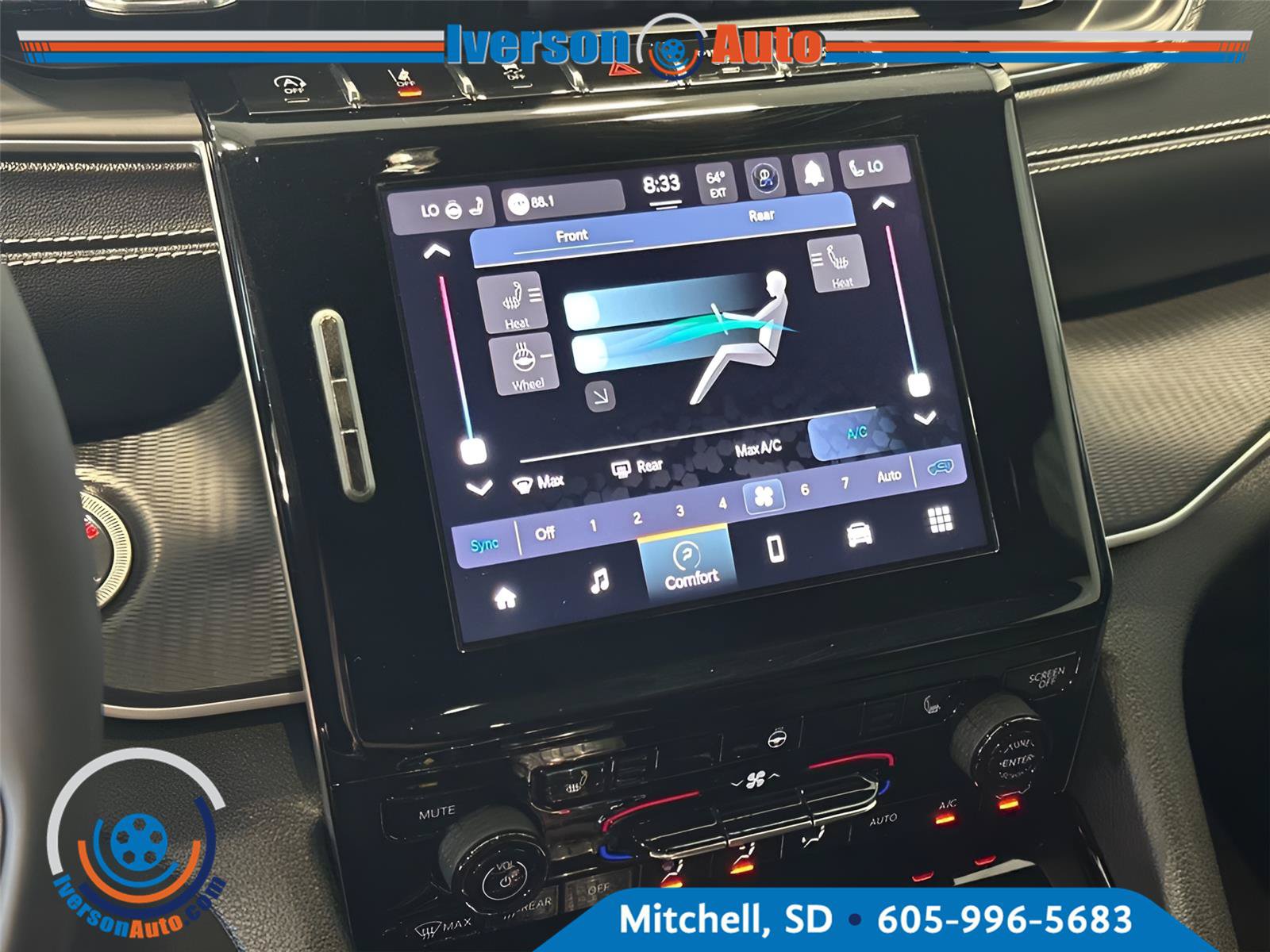Used 2023 Jeep Grand Cherokee L Laredo AWD/4WD image 21