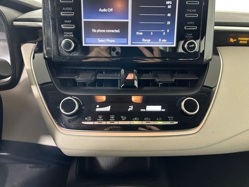 Used 2020 Toyota Corolla L image 24