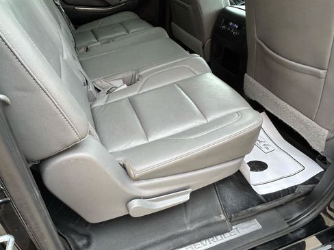 Used 2018 Chevrolet Suburban LT AWD/4WD image 11