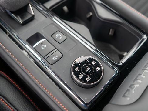 New 2026 Nissan Pathfinder SV image 21