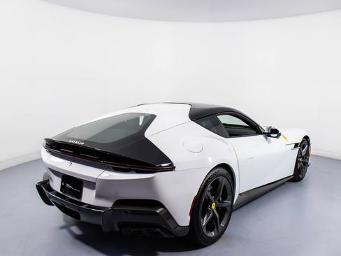 Certified 2025 Ferrari 12Cilindri RWD image 2