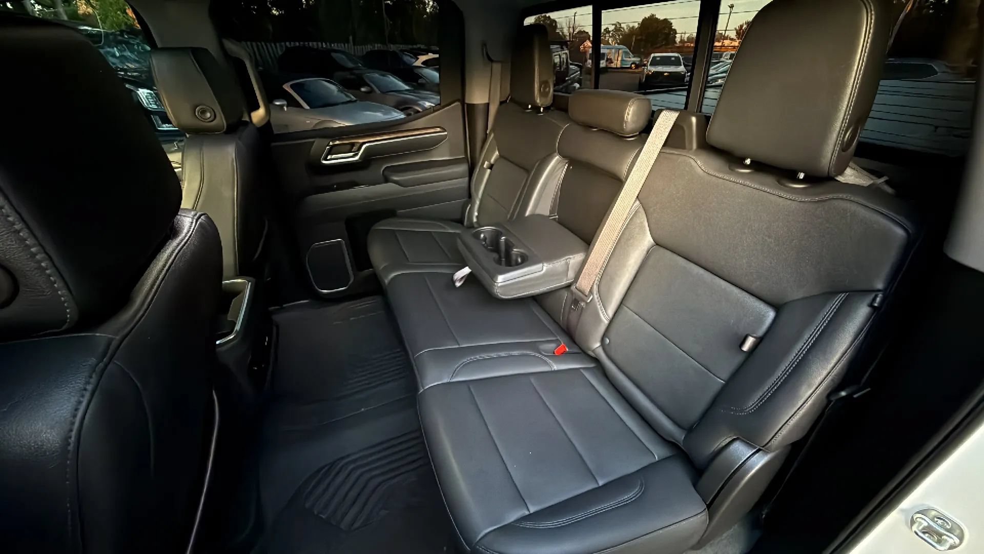 Used 2025 Chevrolet Silverado 1500 LT Trail Boss w/ Dark Appearance Package AWD/4WD image 25