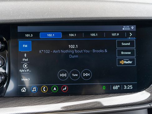 Used 2021 Buick Envision Essence w/ Technology Package I AWD/4WD image 18