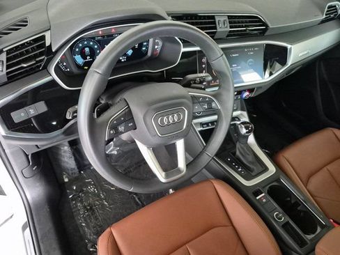 Certified 2025 Audi Q3 2.0T Premium w/ Convenience Package AWD/4WD image 11