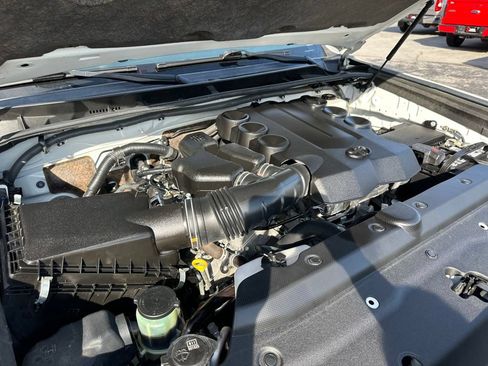 Used 2019 Toyota 4Runner Limited AWD/4WD image 41