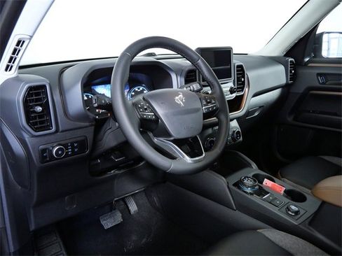 Used 2024 Ford Bronco Sport Outer Banks w/ Tech Package image 16