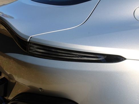 Used 2020 Aston Martin V8 Vantage Coupe image 13