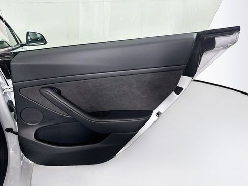 Used 2023 Tesla Model 3 Standard Range RWD image 29